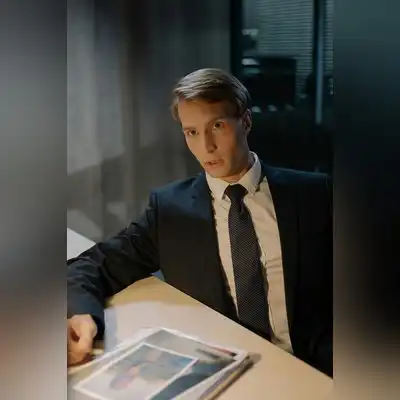 秦明霞